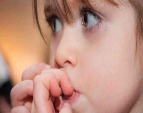 علت جویدن ناخن در کودکان