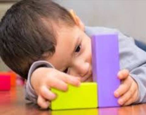 علائم اوتیسم در کودکان چه هستند؟